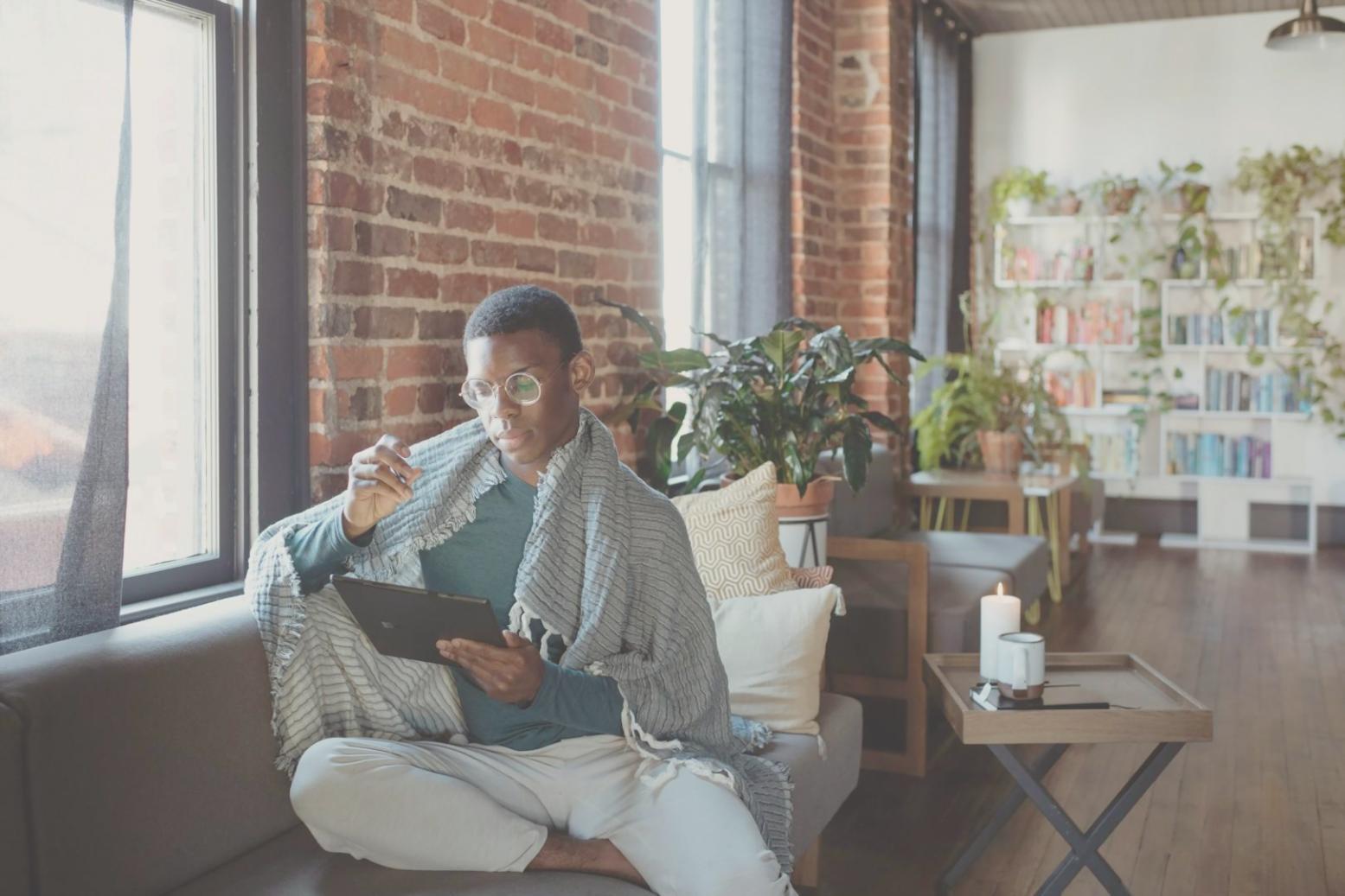 Strukturierter Prozess der Wertefindung mit Notizen und Materialien